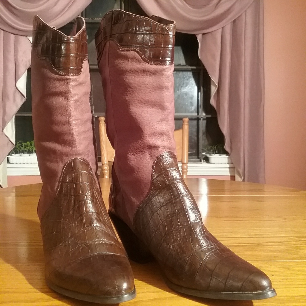 Code West boots.